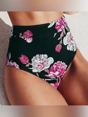 Cupshe Black High-Waist Floral Shorts with Pink Flowers